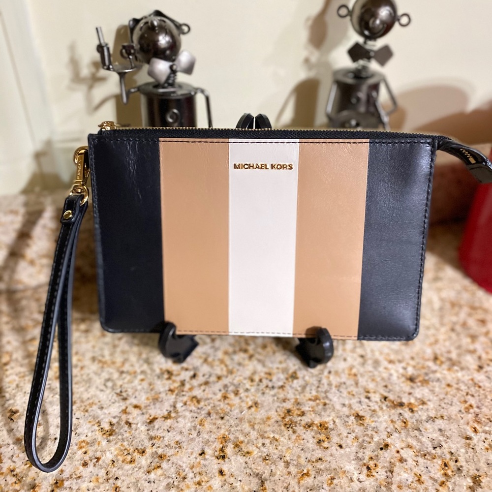 💕Michael Kors signature logo wallet clutch